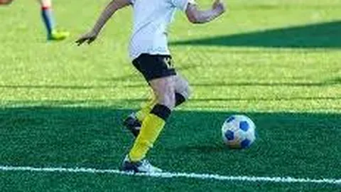 《独家揭秘：纽卡斯尔冬歇期瞄准特拉福德，力争锁定核心战位争夺战！》